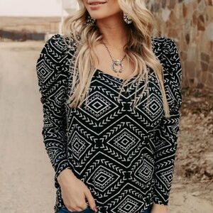 NWT Boutique Sterling Kreek Aztec Art Print Puff Sleeve Black White Southwestern